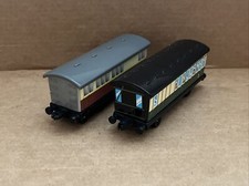 GREEN REGULAR EXPRESS COACH ERTL THOMAS FRIENDS TRAIN TANK ENGINE DIECAST