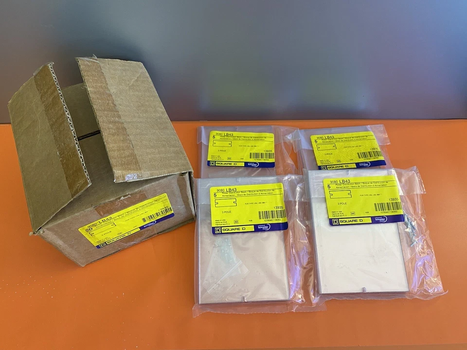 Square D Power Distribution Block 3 Pole Qty 20  - Image 2 of 4