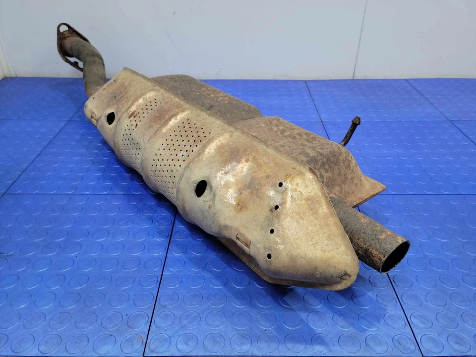 Silenciador de escape 95-96 Mazda B2300 B3000 B4000 - Se adapta a 108" distancia entre ejes OEM Foto 2 de 3