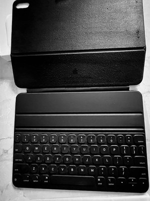 4th Generation Smart Keyboard Folio A2038 Smart Keyboard Folio