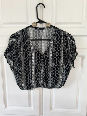 YMI  Collections Printed Crop Top (pre-owned)Sz medium
