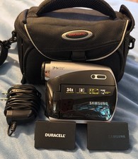 Samsung VP-D381 MINIDV Camcorder With Case, Charger  2 Batteries Tested/Works 