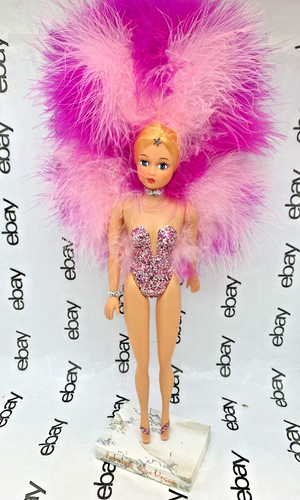 VINTAGE AUTHENTIC COLLECTABLE SHOWGIRL DOLL MADE IN LAS VEGAS 1979