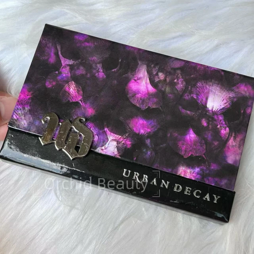 Urban Decay Beauty With An Edge Eyeshadow Palette~Full Size~Rare~New - Image 4 of 4