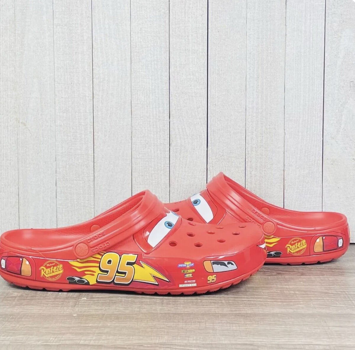 Lightning McQueen Crocs Cars Kachow 205759-610 men's size Crocs