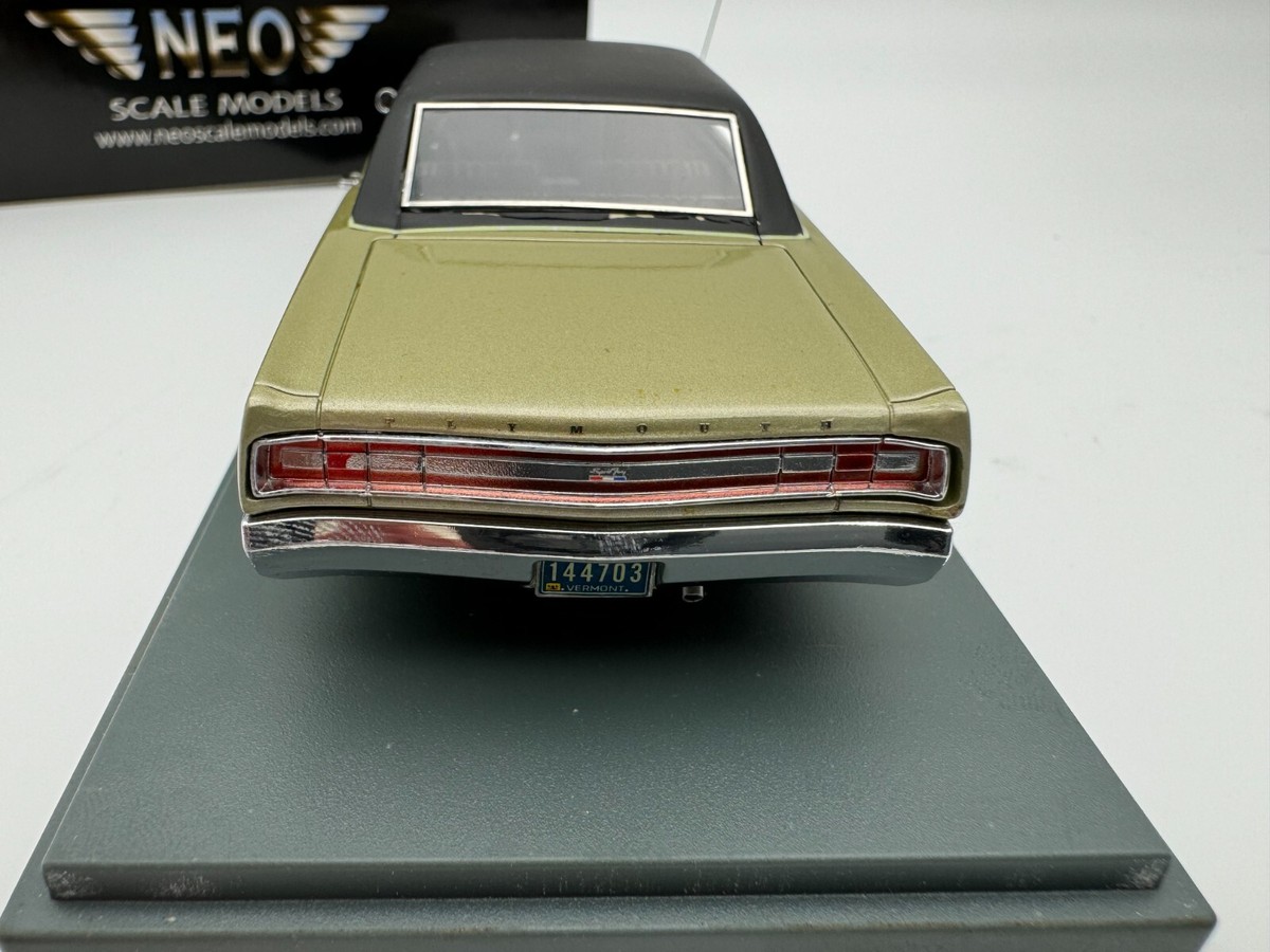 NEO ネオ　フォード　XL クーペ　1/43 Neo 1/43 Plymouth Sport Fury 2 door Hardtop Yellow green #81