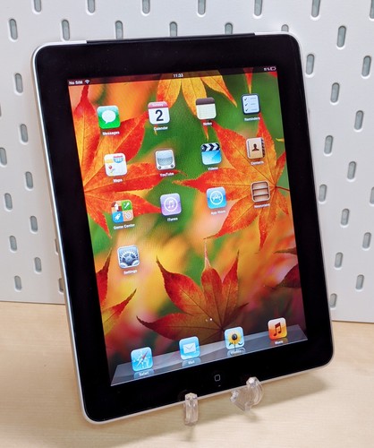 Apple iPad 1st Gen. 64GB, Wi-Fi + Cellular (Unlocked), 9.7in - Black