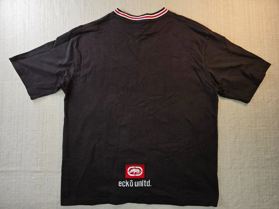 Ecko Unltd. Camiseta Negra - Logo Grande, Cuello Acanalado - Importada de Japón Foto 2 de 4