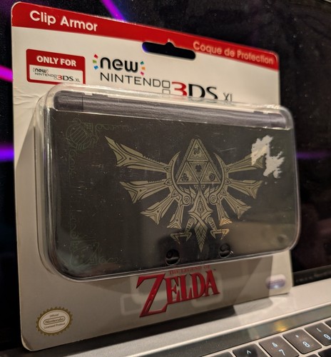 New Nintendo 3DS XL Legend Of Zelda Clip Armor Green PDP SEALED - Picture 3 of 5