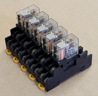 OMRON G2R-1-SND RELAY 24VDC WITH BASE 2151YC, LOT OF 5