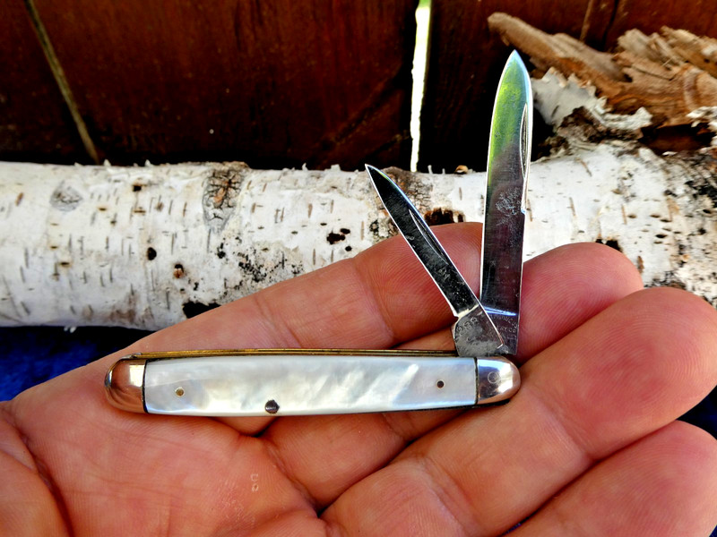 VTG 1920'S CATTARAUGUS LITTLE VALLEY NY 22883 MOTHER OF PEARL FOLDING KNIFE