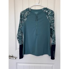 Carve Designs Rash Guard Swim Top Medium Blue Paisley UPF Quarter Zip