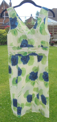 BODEN Riviera Kleid Gr. 8 Reg Marine Bloom Farbe B68A