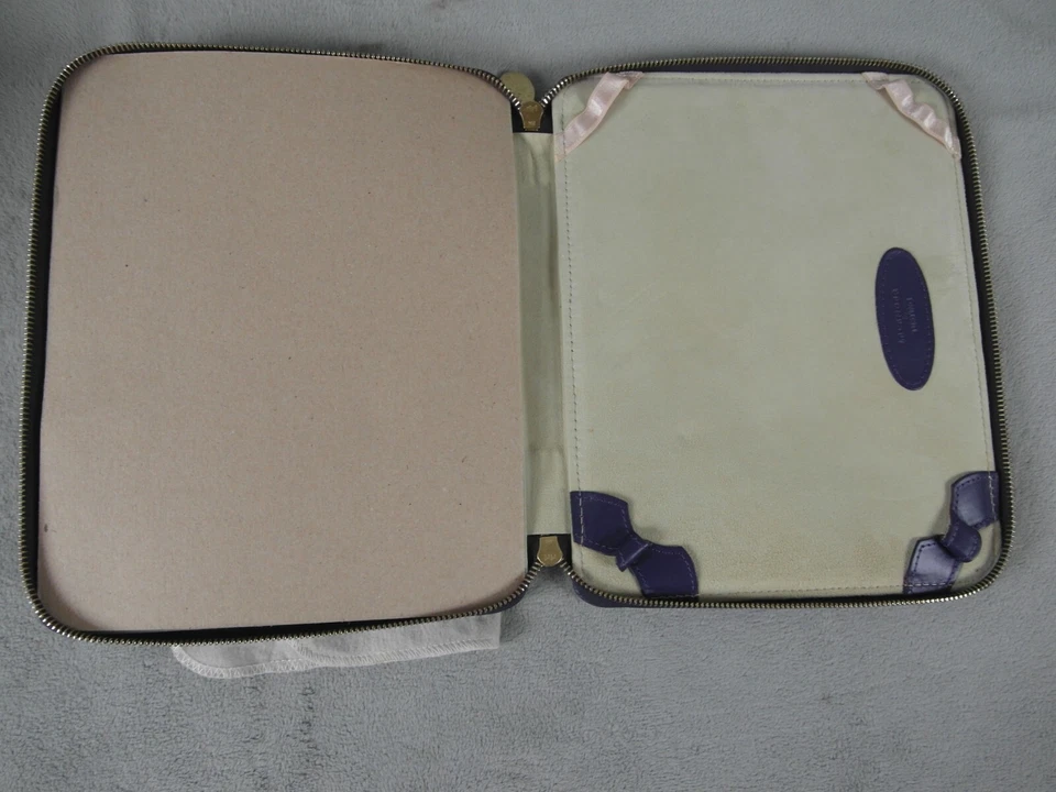 Funda Tablet Levenger Tusting Cuero Uva Púrpura Cremallera 9" x 7" Foto 3 de 4