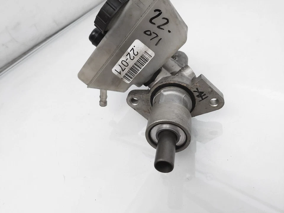 Cilindro maestro de freno 90-93 Mercedes-Benz 300Sl con depósito 004-430-75-01-64 Foto 3 de 4