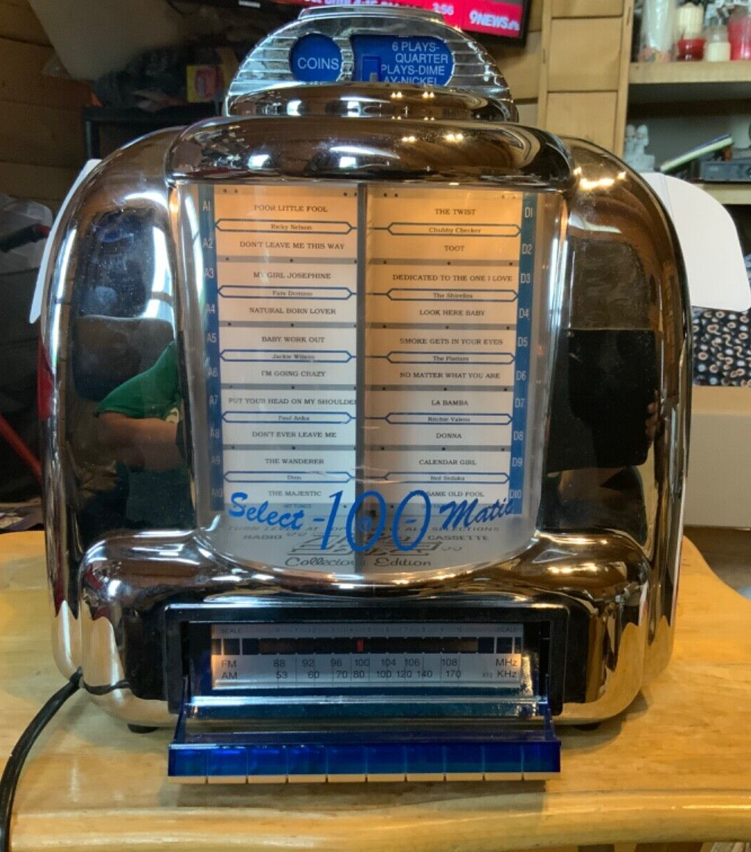 Crosley CR-10 Cassette AM/FM Radio Select 100 Matic Jukebox Tested