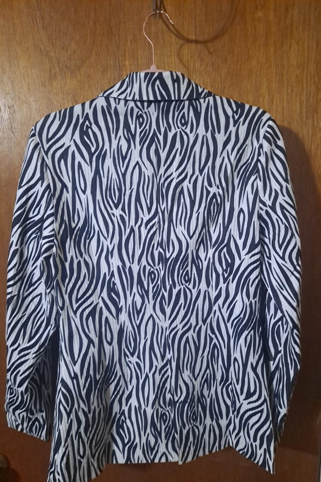 Area Stars Zanzibar Zebra PrintJacket- Size SMALL- NWT - Image 3 of 4