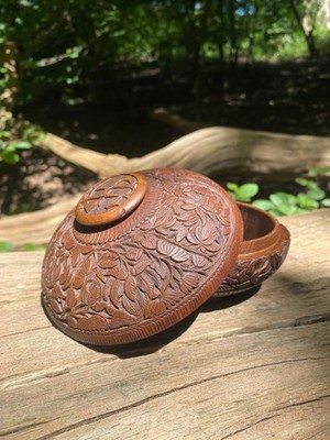 Vintage Anglo-Indian Kashmir Round Wooden Box - Handcrafted - Collectables