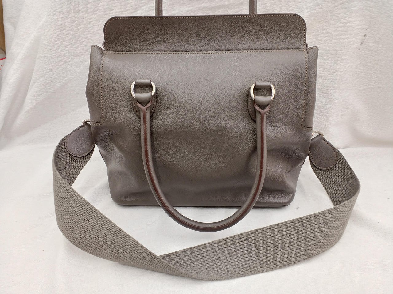 Hermes Toolbox 26 Leather Handbag in Classic Colors