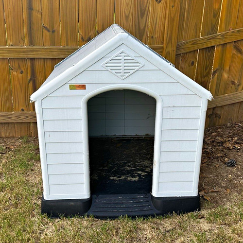 Outdoor Plastic Raised Large Dog House Shelter White Gray Roof Black Base