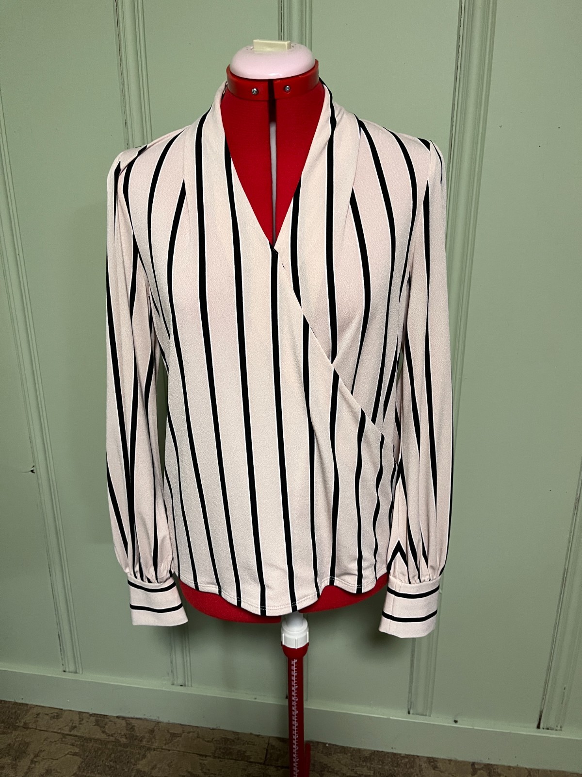 Adrianna Papell Beige Black Stripe Crossover Shawl V Neck Top Blouse Size Small