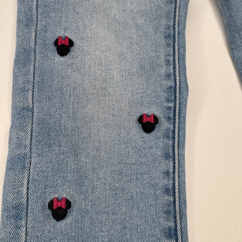 Jeans infantil feminino Disney Jumping Beans bordado azul claro 4T - Imagem 2 de 4