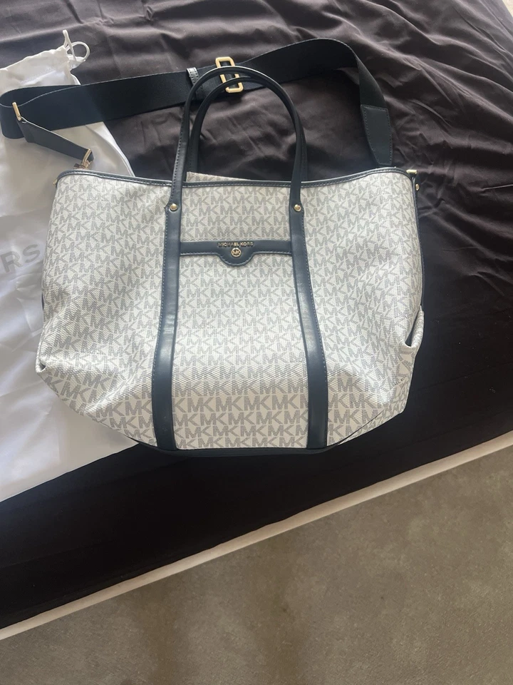 Michael Kors Women's Large Tote Bag & Purse - Image 4 of 4