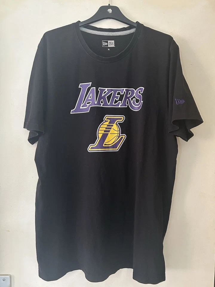 T Shirt New Era Los Angeles Lakers NBA Taille XL Noir Coton Luka Doncic - Photo 1/4