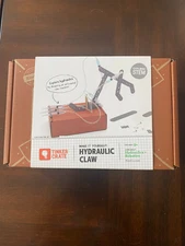 DIY Educational Kit Kiwi Co  Crate Make Your Own Hydraulic Claw New Unopened