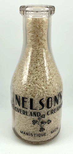 Vintage Nelsons Cloverland Creamery Quart Glass Bottle