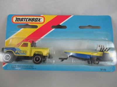 Matchbox Two Pack TP119 Flareside Pick-up with Seafire Boat