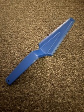 Tupperware Vintage Cut and Serve Pie Cake Cutter Server 1228 Blue 10-1/2"