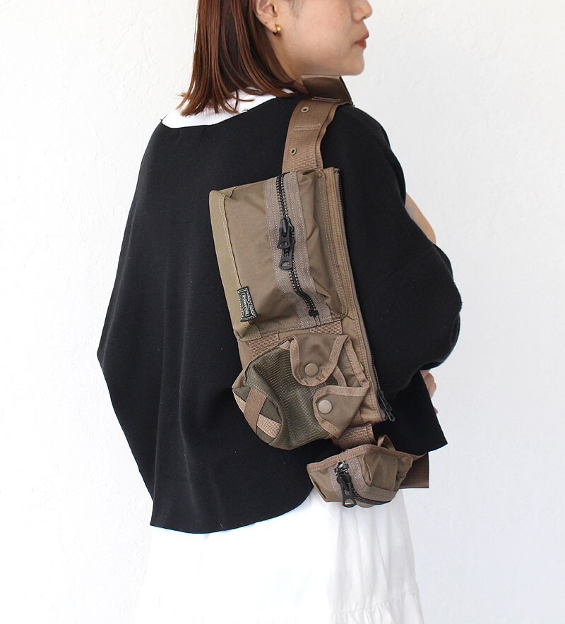 ショルダーバッグ   Men's CKJ AOP waist bag 5MM181 PORTER ALL WAIST BAG with POUCHES 502-05961 Black Beige 2