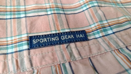 HAI Sports Gear by Issey Miyake rosa kariertes Hemd mit Tasche Medium - Bild 14 von 17