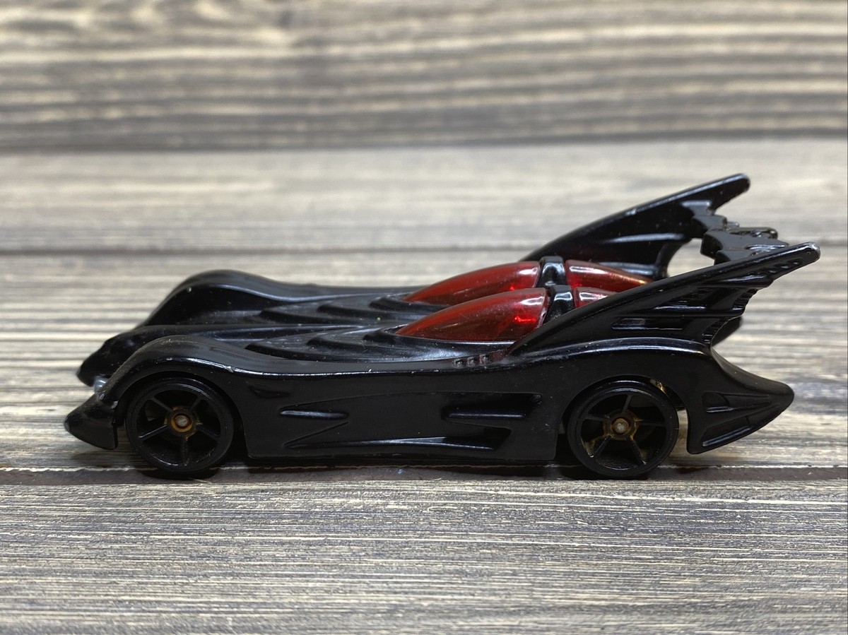 Mattel Hot Wheels 2004 DC Comics Black Batmobile Red Windows Die