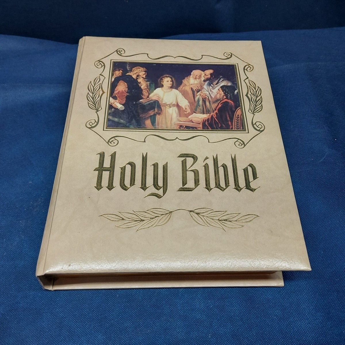 Vintage 1988 Family Holy Bible, King James Version, Master