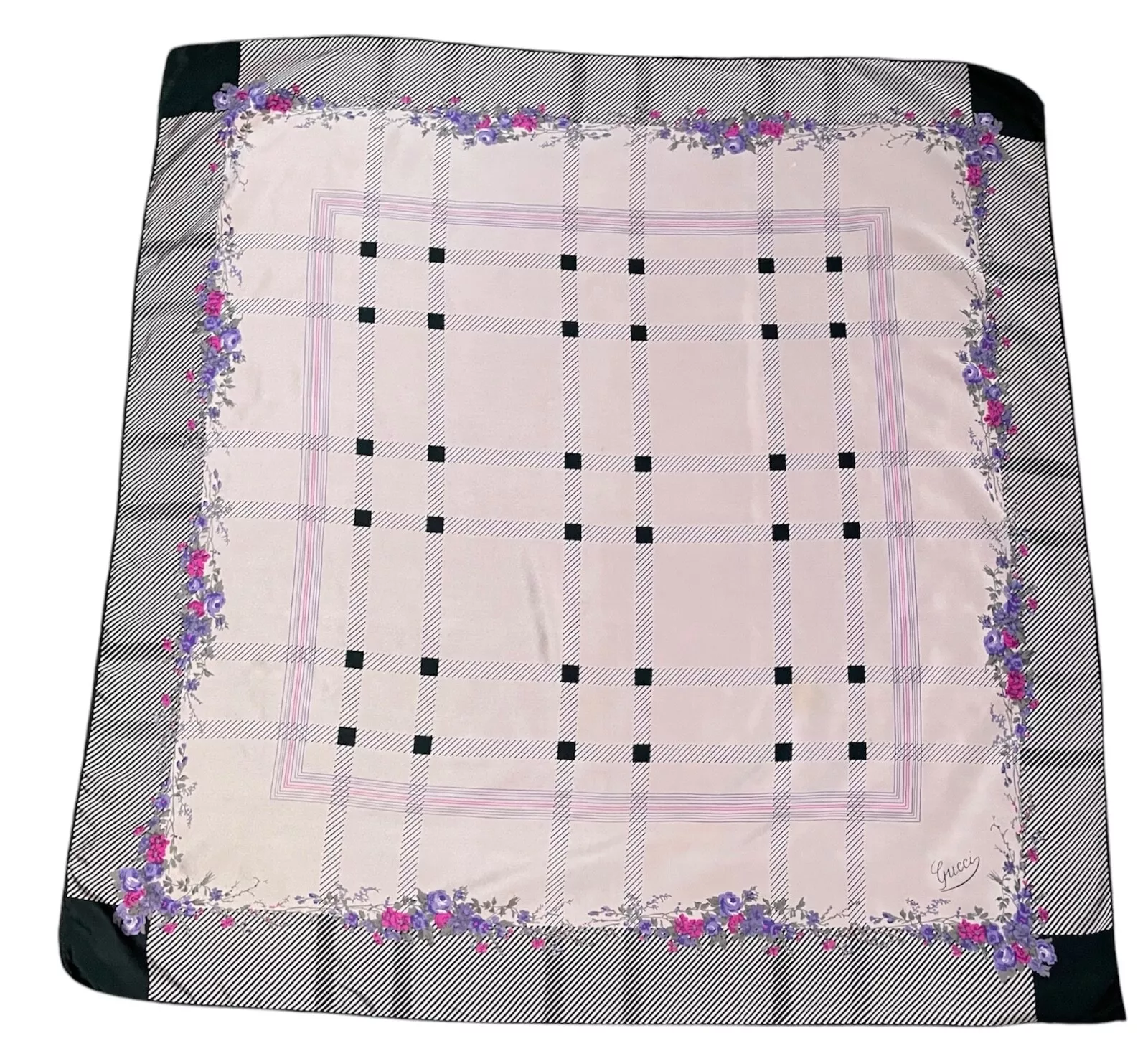 Foulard carré GUCCI VINTAGE 100% soie rose doux avec motifs élégants 32