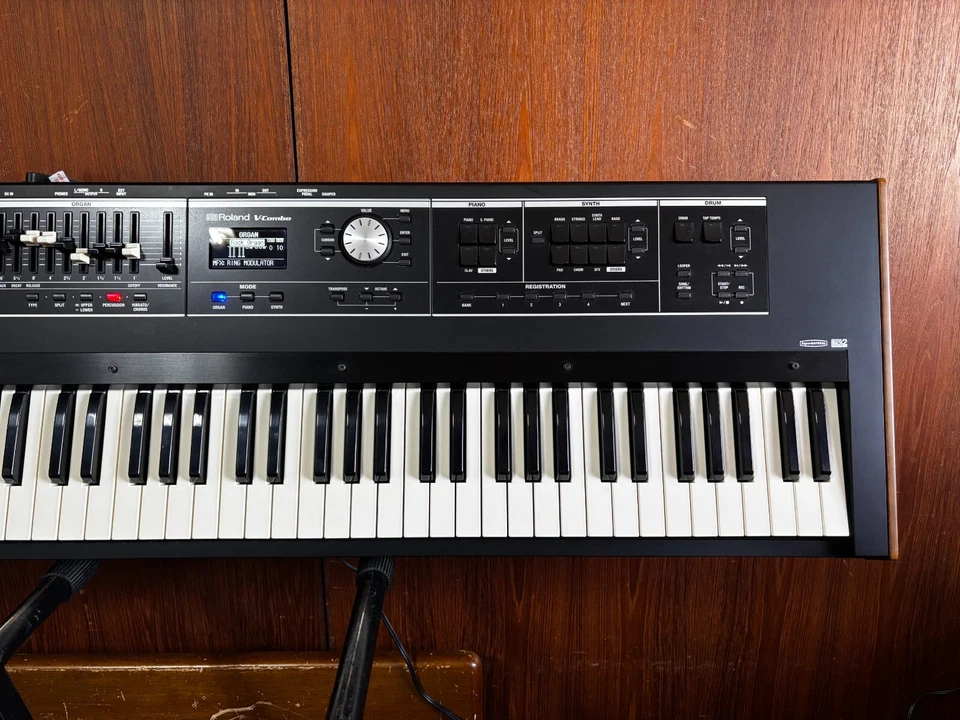 Roland V-Combo VR-730 73-key Live Performance Keyboard w/ bag - Image 3 of 4