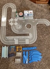 Tomica Hypercity Plarail 2008 Thomas train  car tracks hospital signs buildings