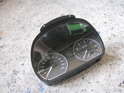 BMW 1er E81 E87 E82 E88 LCI Tacho Kombiinstrument Benzin KM/H 9166813