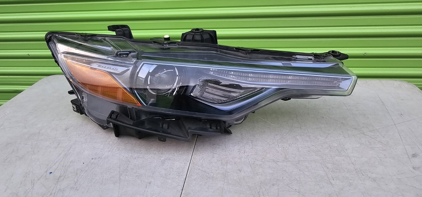 Perfect! 2017-2020 Maserati Levante Xenon HID Right RH NON-AFS Headlight OEM