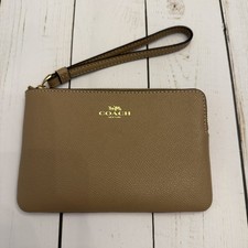 Coach Corner Zip Wristlet Pebbled Taupe Leather Tan Interior Minimalist Classic