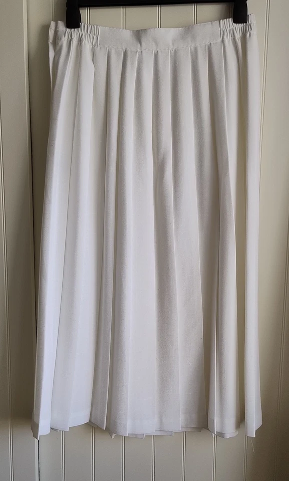 Saia Plissada Liz Baker Essentials Branca Tamanho 16 - Imagem 4 de 4