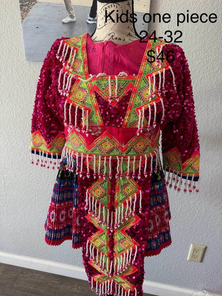 Juego completo de vestido tradicional de una pieza para niños Hmong Foto 4 de 4