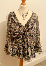 River Island black & cream flaoty top sz 18