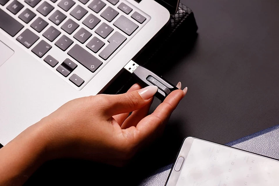 VERBATIM Store 'n' Go V3 Clé USB USB-3.2 Gen 1 256 Go - Photo 4/4