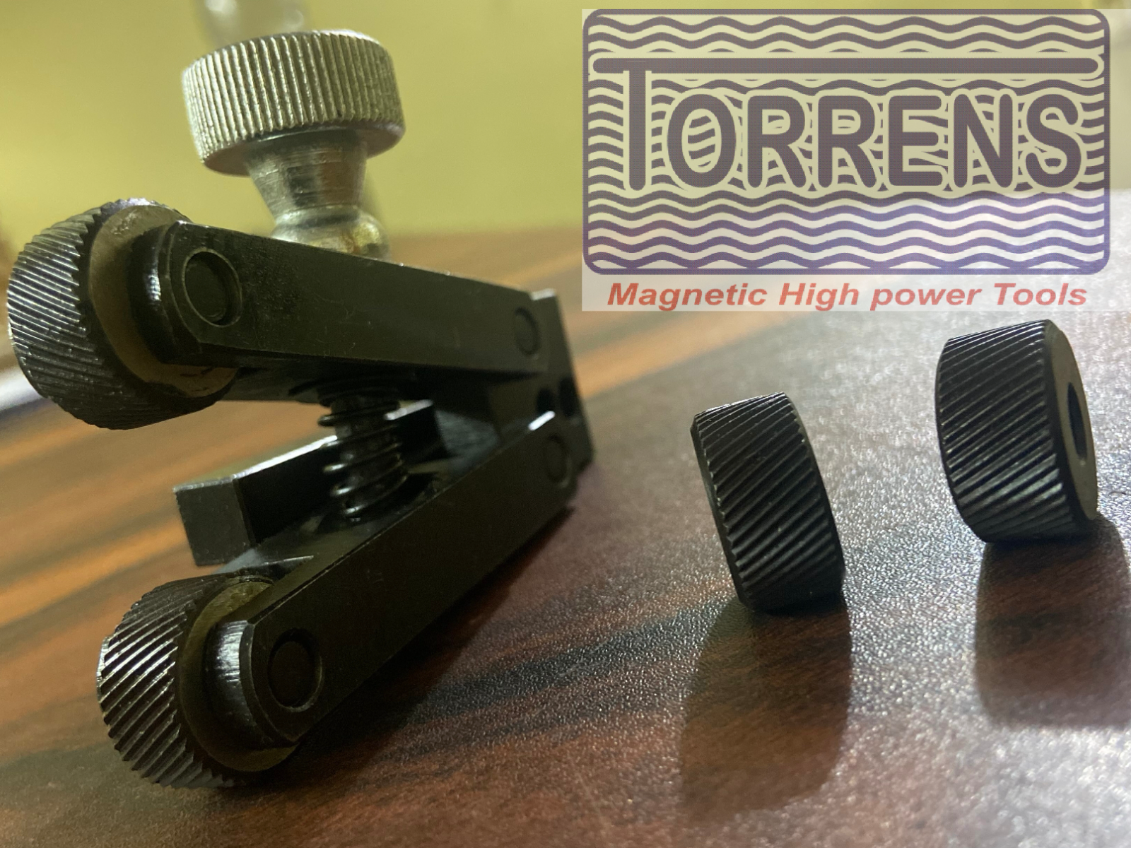 V Clamp Knurling Tool 5-20mm Lathe Holder with 2 Extra Knurls USA Made