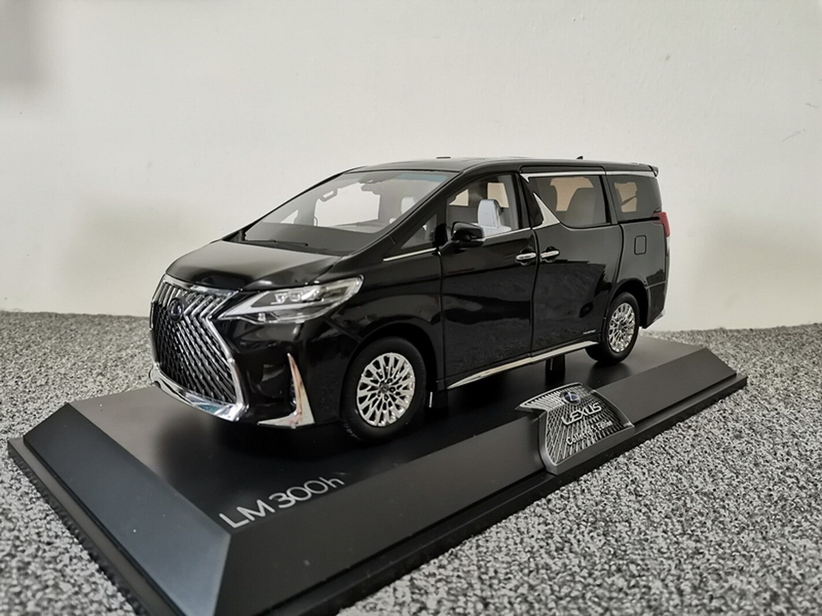 1/18 Scale LEXUS LM300H Black Diecast Car ModelToy 1/18 Scale LEXUS LM300H Black Diecast Car ModelToy