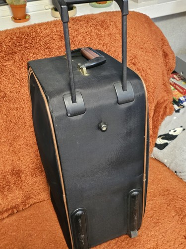 RARE VINTAGE LARK (Samsonite) Black 22" Upright 2-Wheeled Suitcase - Picture 5 of 7