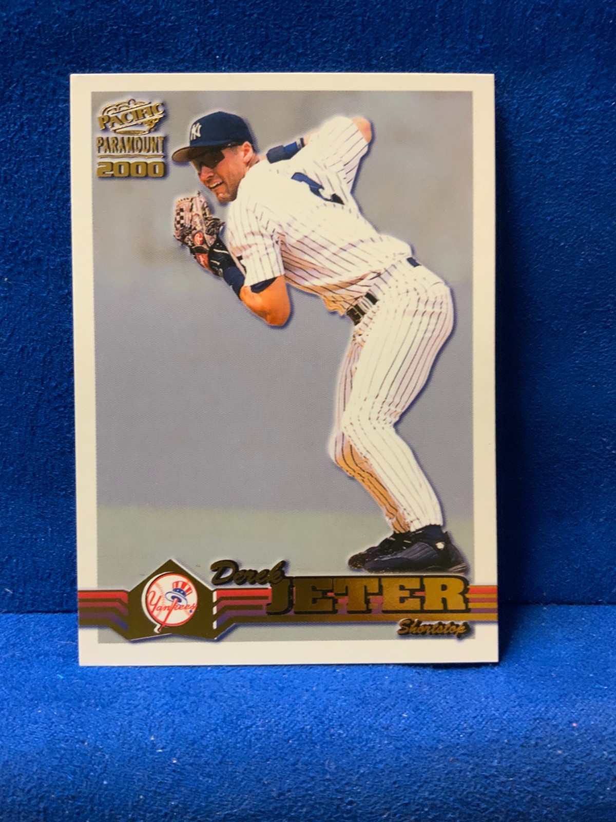 2000 Pacific Paramount Derek Jeter Gold - New York Yankees - Card#: 159